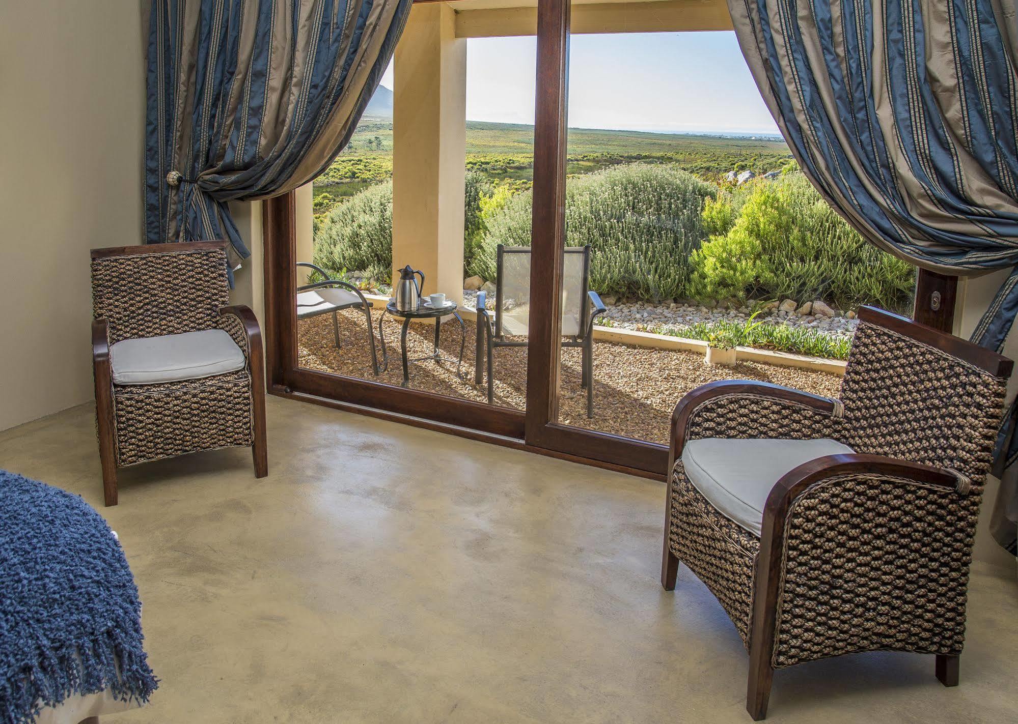 Kapensis Guesthouse Pringle Bay Exterior photo