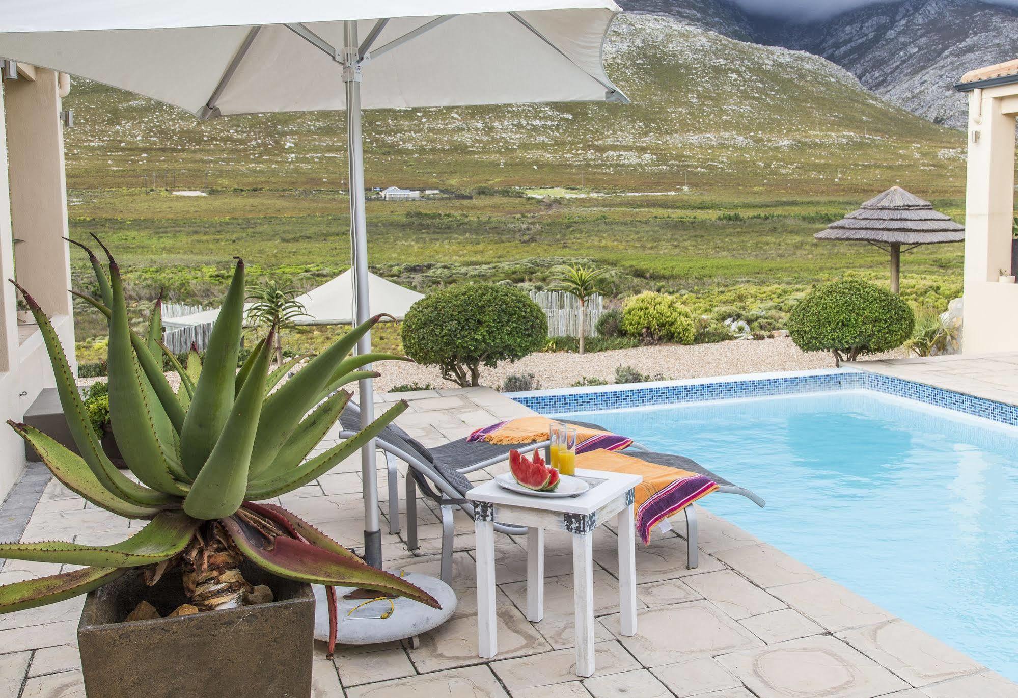 Kapensis Guesthouse Pringle Bay Exterior photo