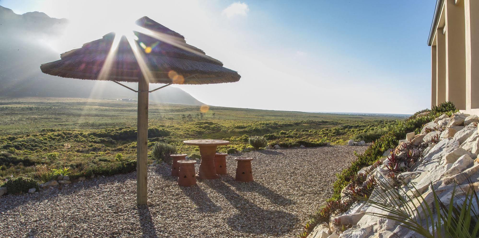 Kapensis Guesthouse Pringle Bay Exterior photo